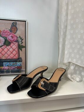 🔥🔥 Donald J. Pliner Black Leather Slide Mules with Gold-Tone Buckle brand new